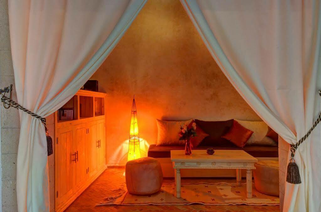 Riad Belle Εσαουίρα Εξωτερικό φωτογραφία